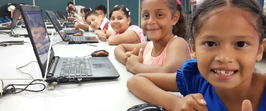 ninos-y-computadores.jpg