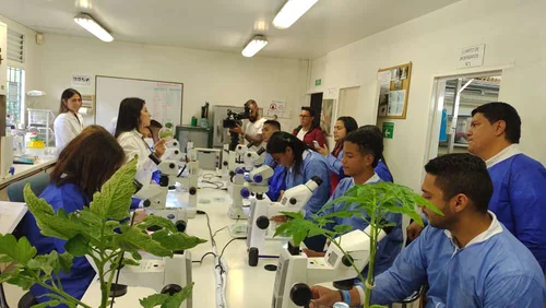 magdalena_en_laboratorio.jpg